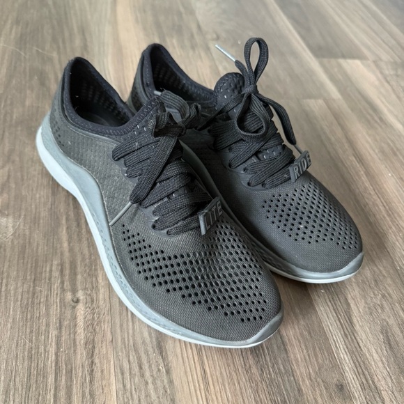 CROCS Shoes - Women’s Crocs LiteRide 360 Pacer Sneakers Size 7